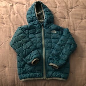 North Face thermoball girls hooded jacket